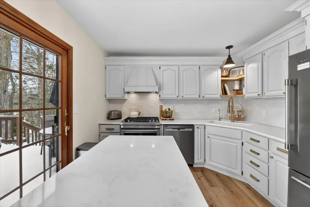 70070 2nd Avenue South Haven Charter Township MI 49090