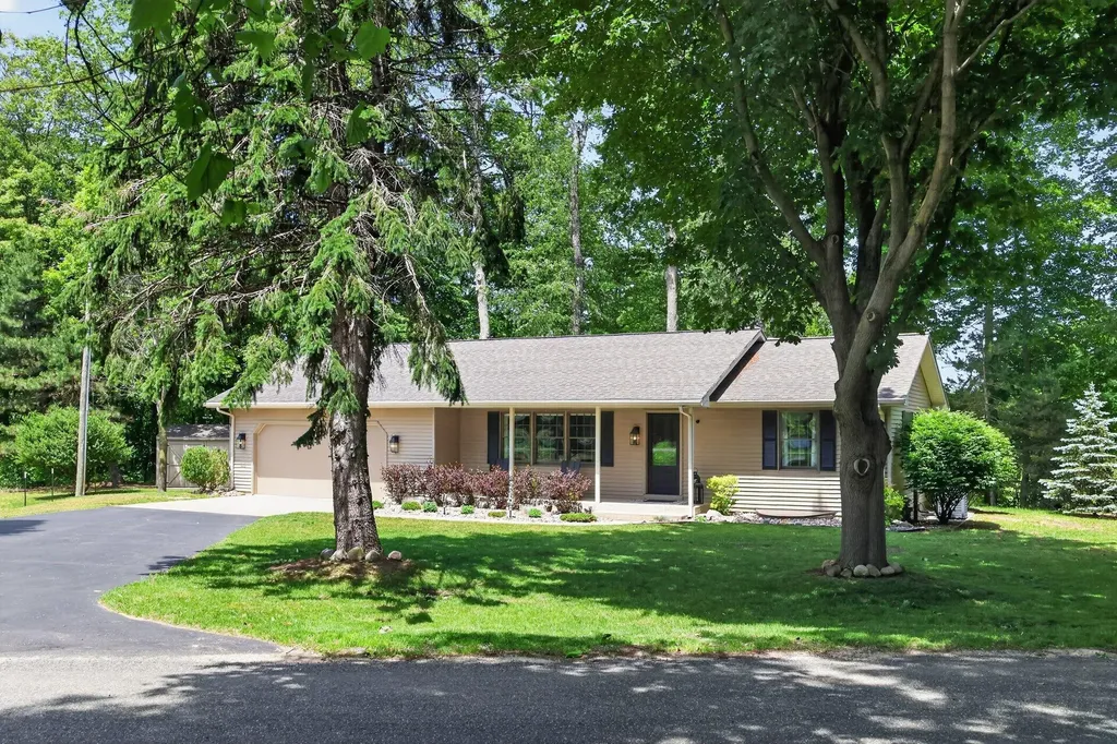 70070 2nd Avenue South Haven Charter Township MI 49090