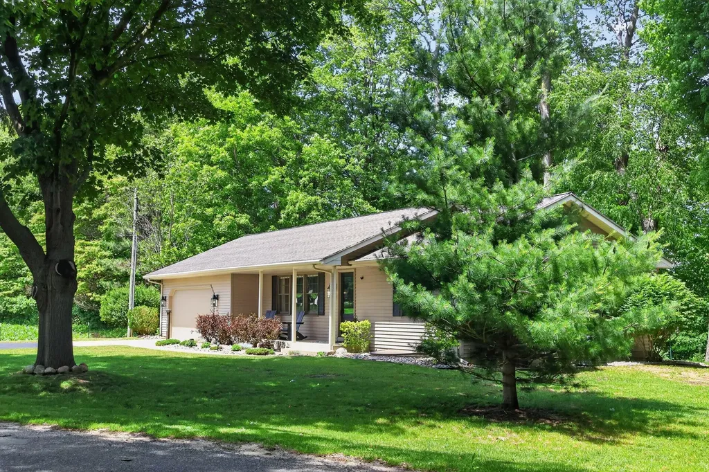70070 2nd Avenue South Haven Charter Township MI 49090