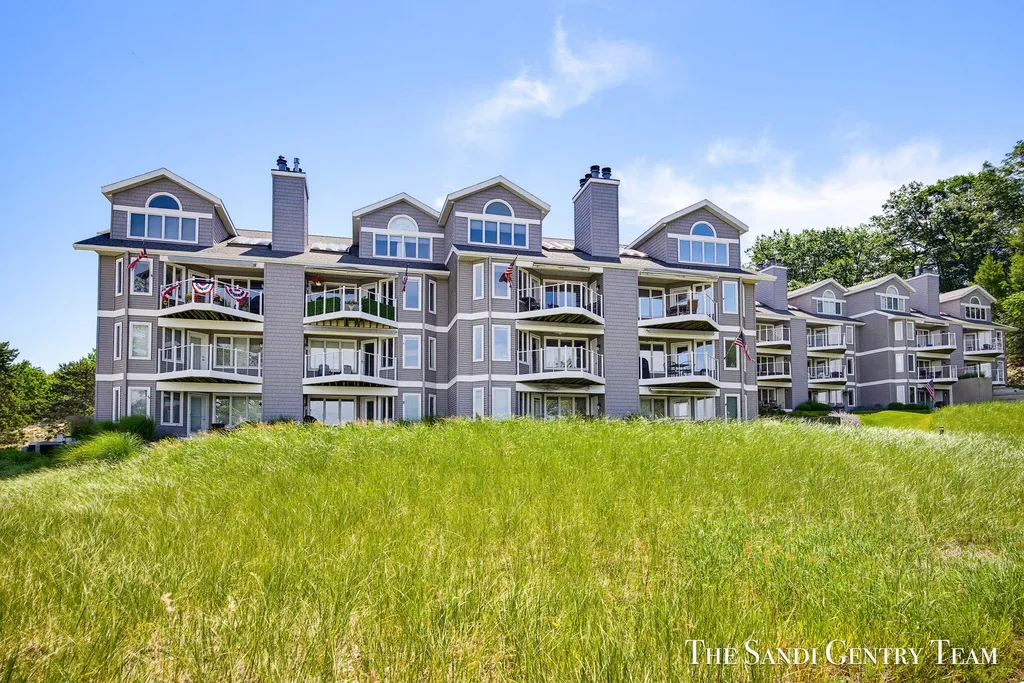 820 S Harbor Drive Grand Haven City MI 49417