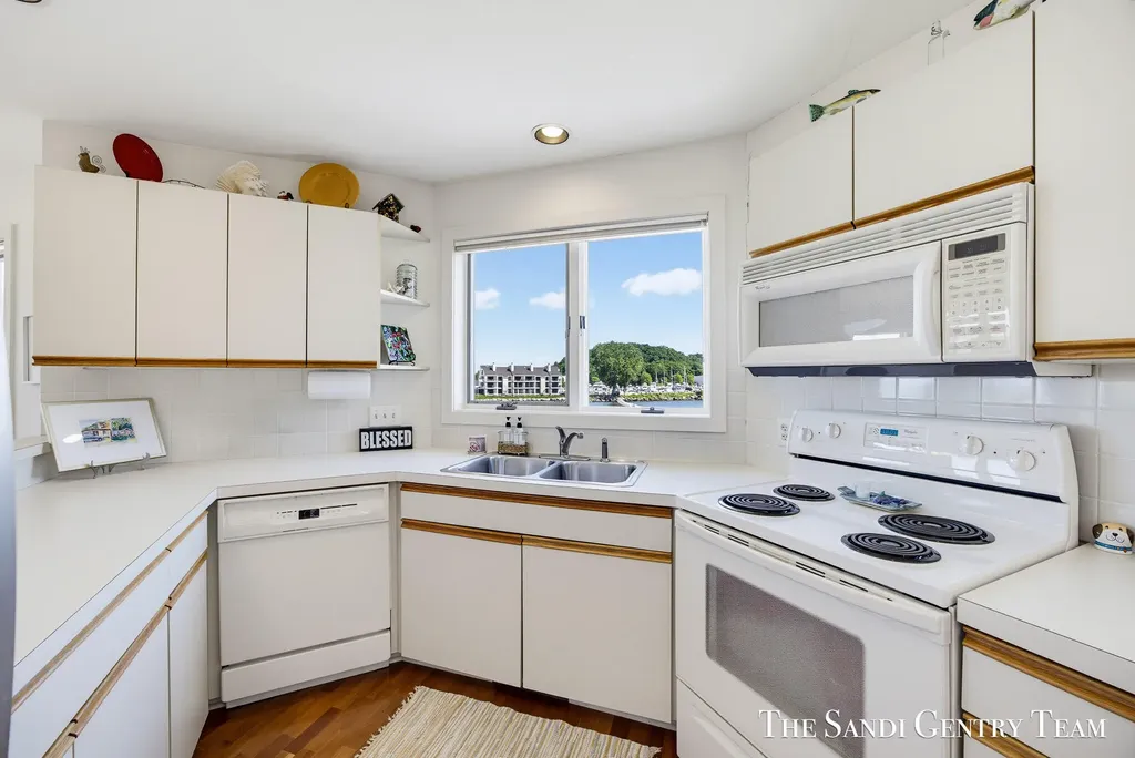 820 S Harbor Drive Grand Haven City MI 49417
