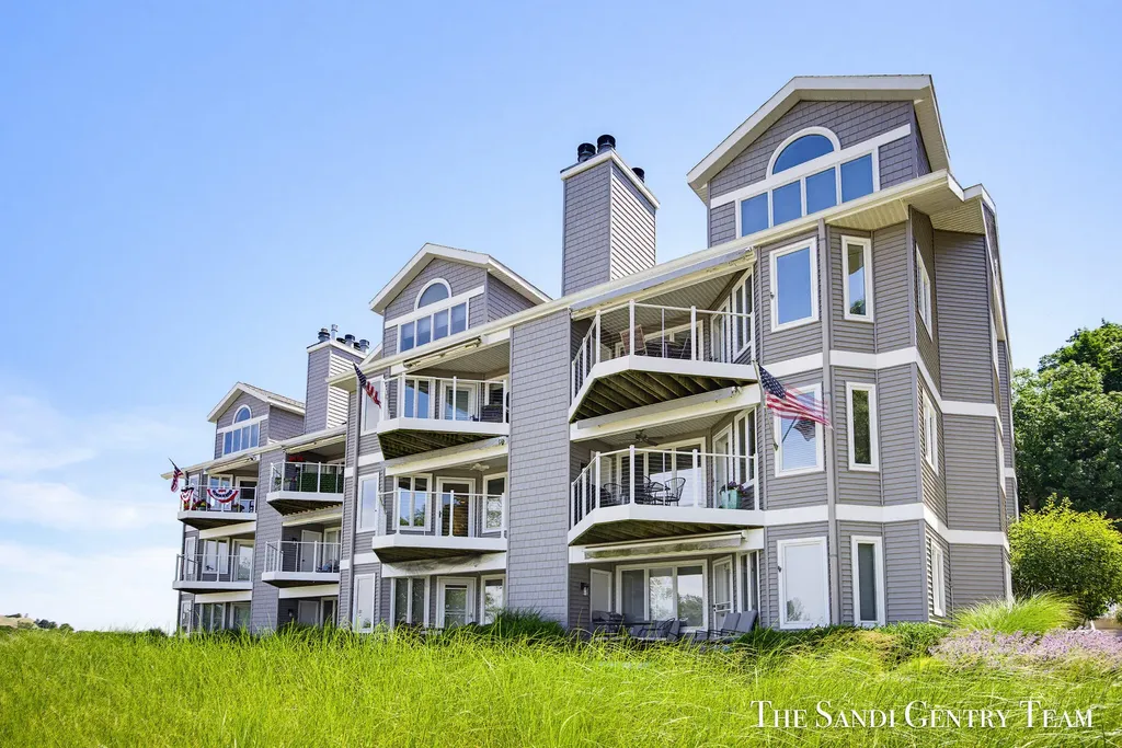 820 S Harbor Drive Grand Haven City MI 49417