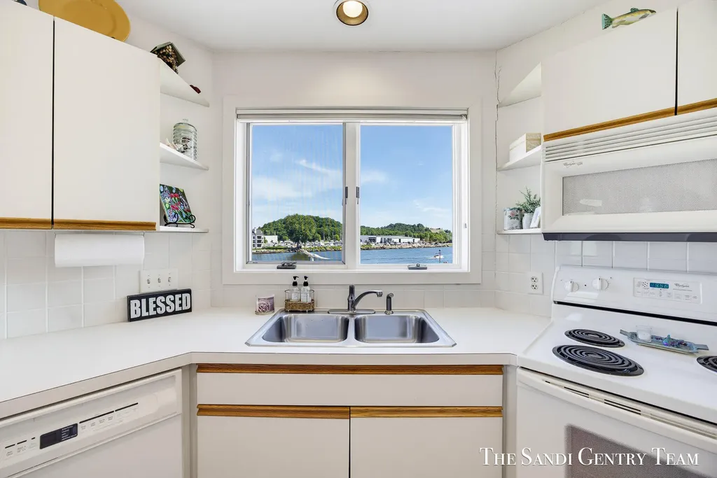 820 S Harbor Drive Grand Haven City MI 49417