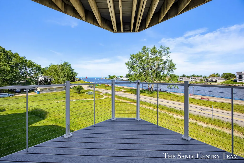 820 S Harbor Drive Grand Haven City MI 49417