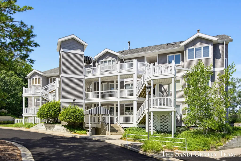 820 S Harbor Drive Grand Haven City MI 49417