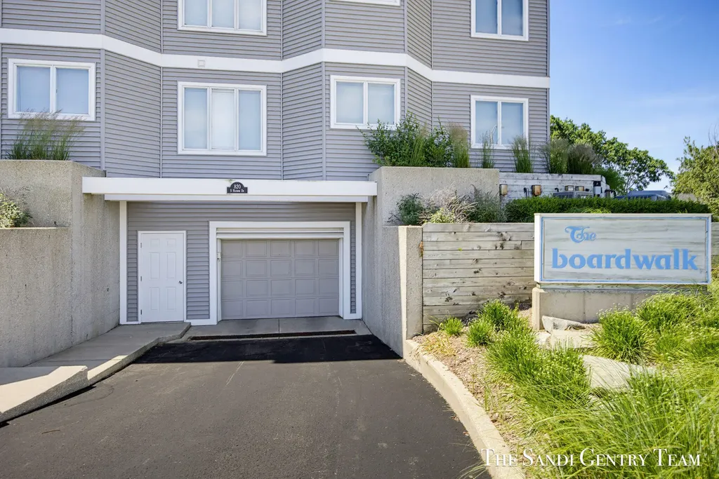 820 S Harbor Drive Grand Haven City MI 49417