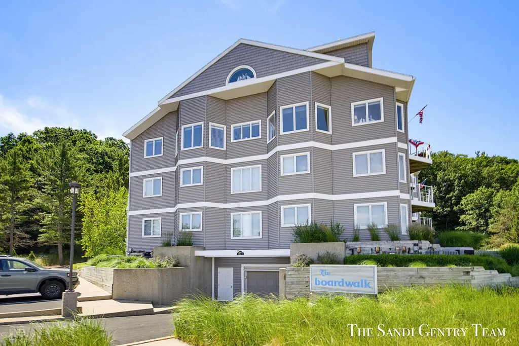 820 S Harbor Drive Grand Haven City MI 49417
