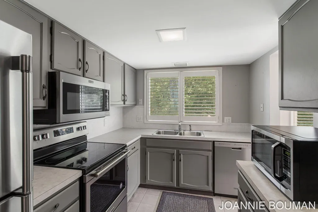 280 Winsted Avenue Holland City MI 49423