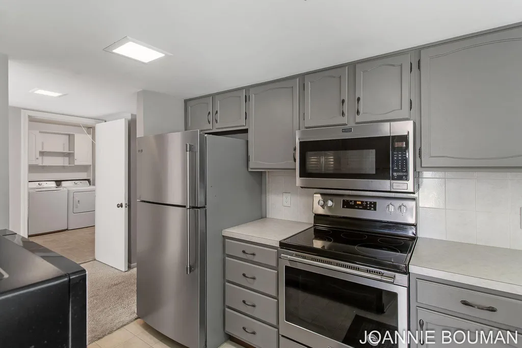 280 Winsted Avenue Holland City MI 49423