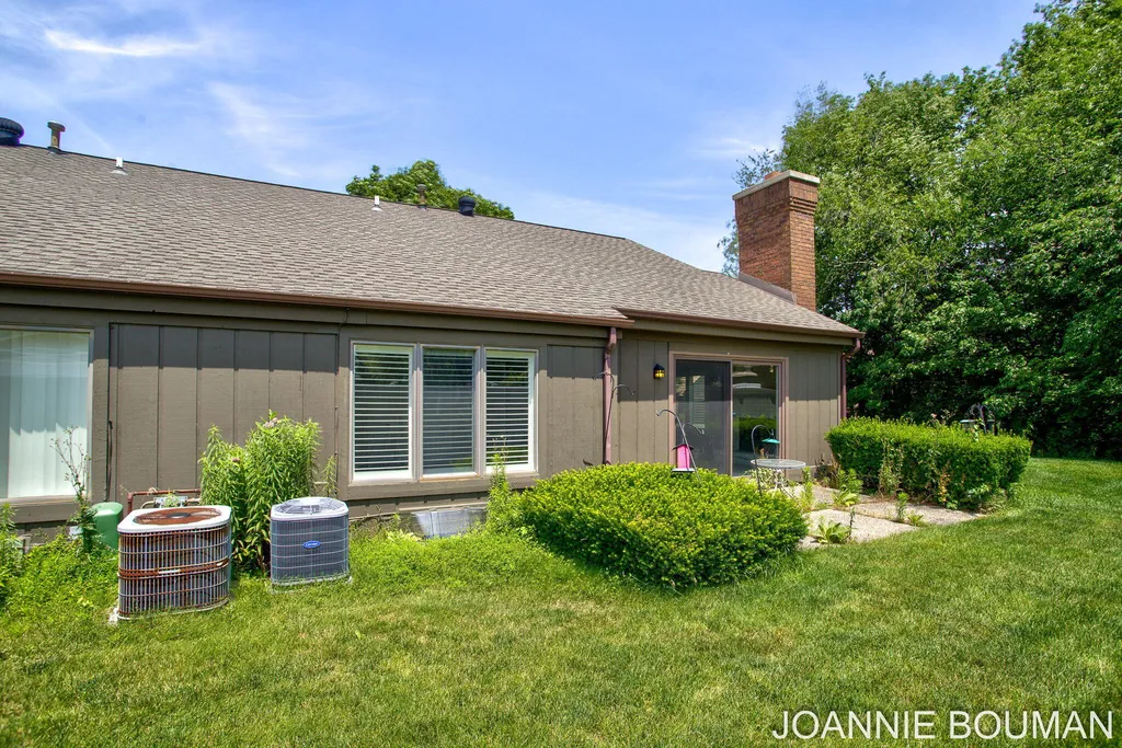 280 Winsted Avenue Holland City MI 49423