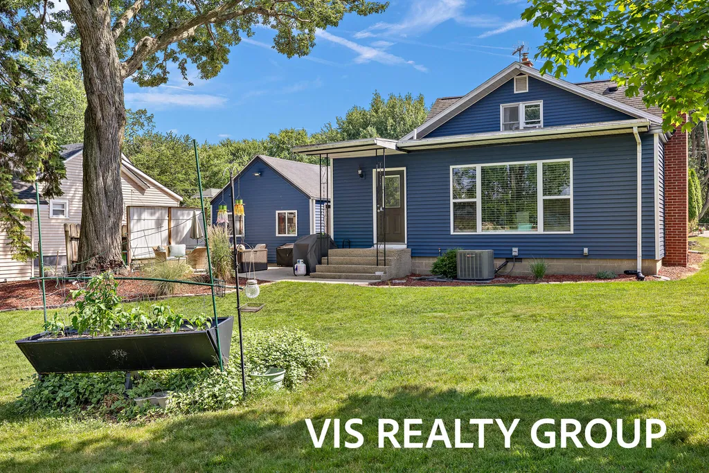 453 Lincoln Street Coopersville City MI 49404