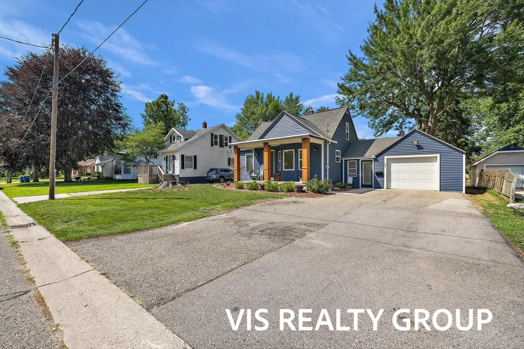 453 Lincoln Street Coopersville City MI 49404