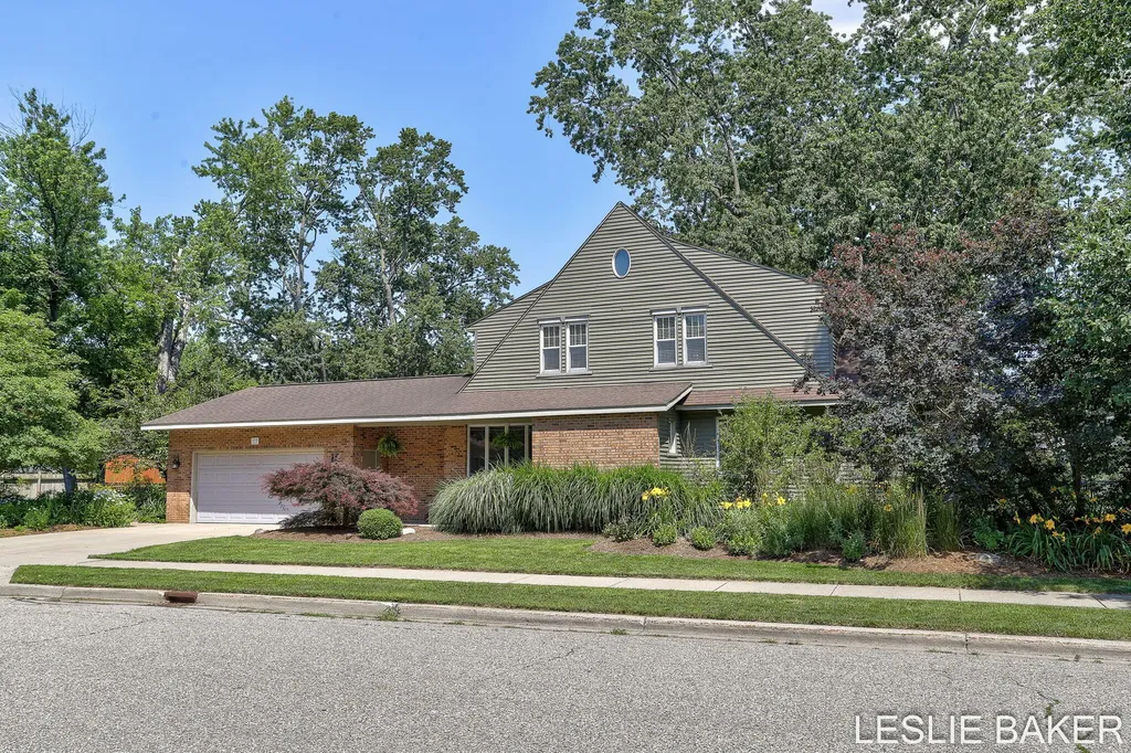 337 N Colonial Street Zeeland City MI 49464