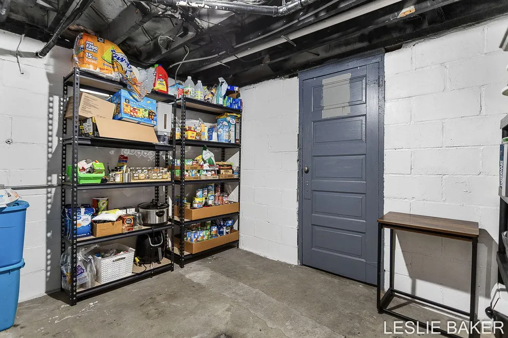337 N Colonial Street Zeeland City MI 49464