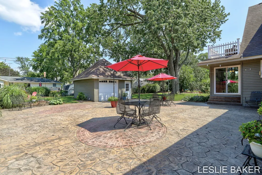 337 N Colonial Street Zeeland City MI 49464