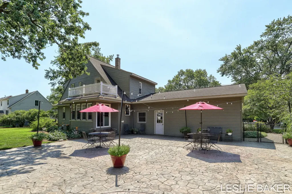 337 N Colonial Street Zeeland City MI 49464