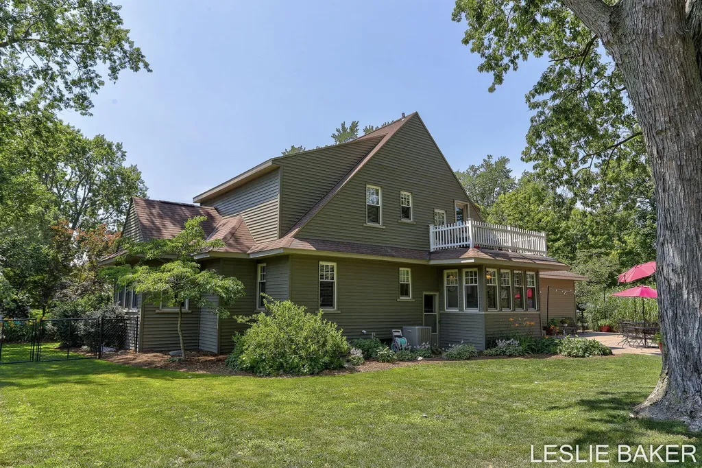 337 N Colonial Street Zeeland City MI 49464