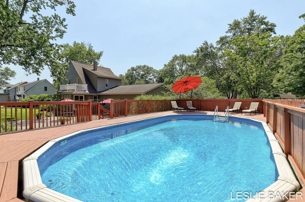 337 N Colonial Street Zeeland City MI 49464