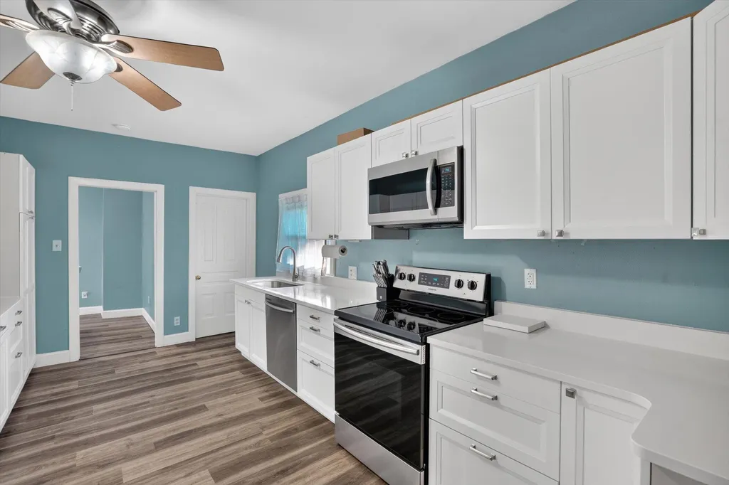 125 E Lincoln Grand Ledge City MI 48837
