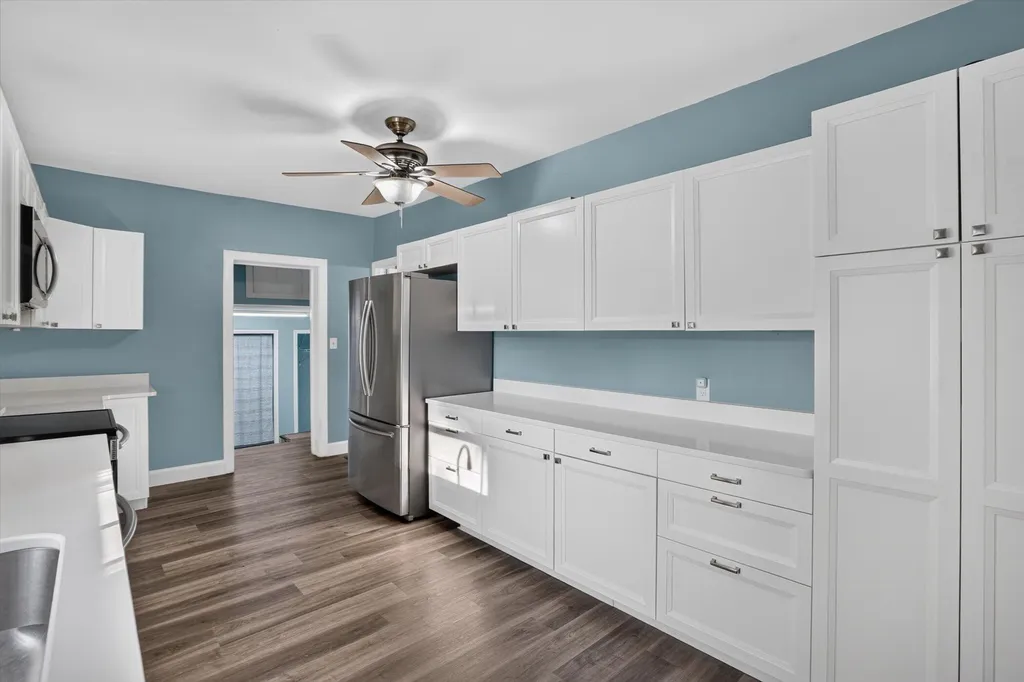 125 E Lincoln Grand Ledge City MI 48837