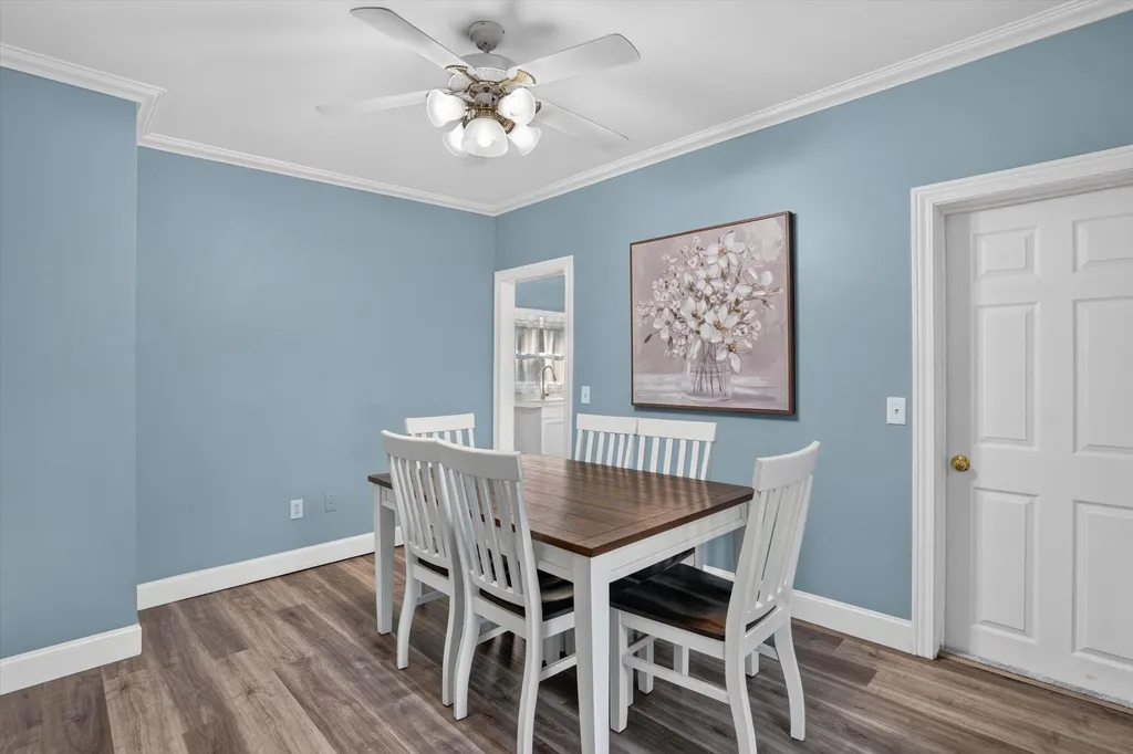 125 E Lincoln Grand Ledge City MI 48837
