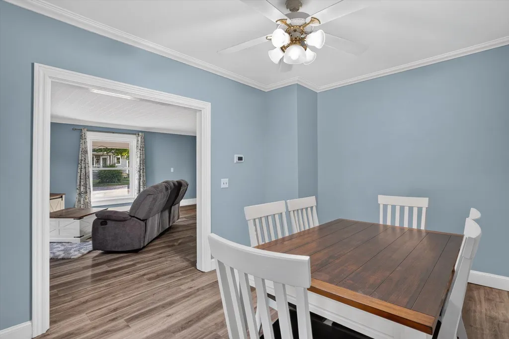 125 E Lincoln Grand Ledge City MI 48837