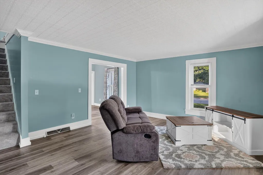 125 E Lincoln Grand Ledge City MI 48837