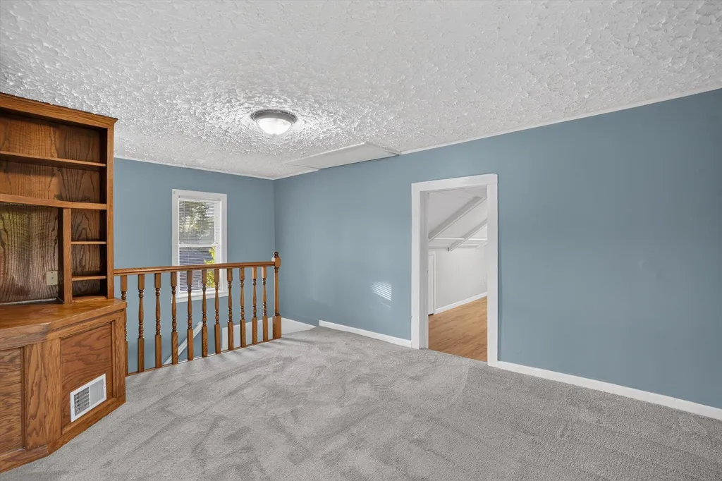 125 E Lincoln Grand Ledge City MI 48837