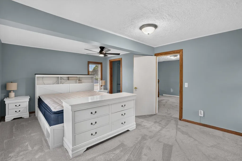 125 E Lincoln Grand Ledge City MI 48837