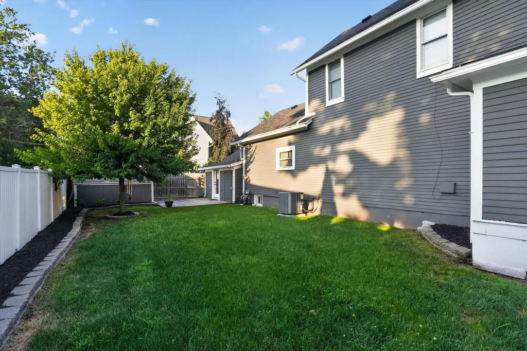 125 E Lincoln Grand Ledge City MI 48837