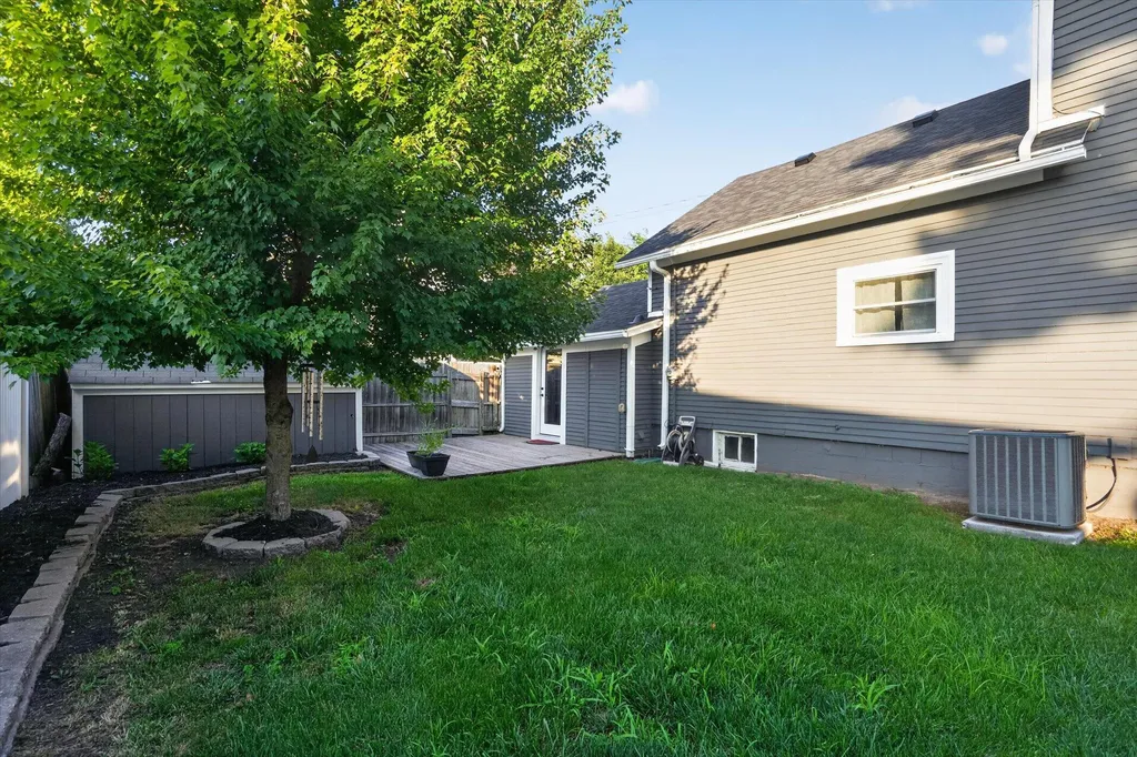 125 E Lincoln Grand Ledge City MI 48837