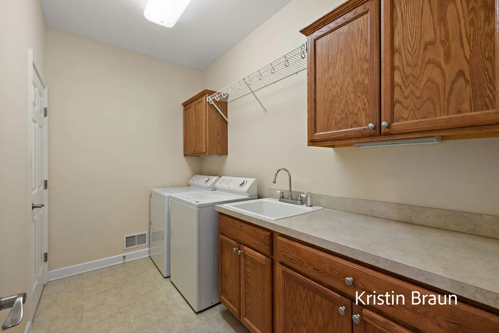 3515 Seminole Woods Drive Norton Shores City MI 49441