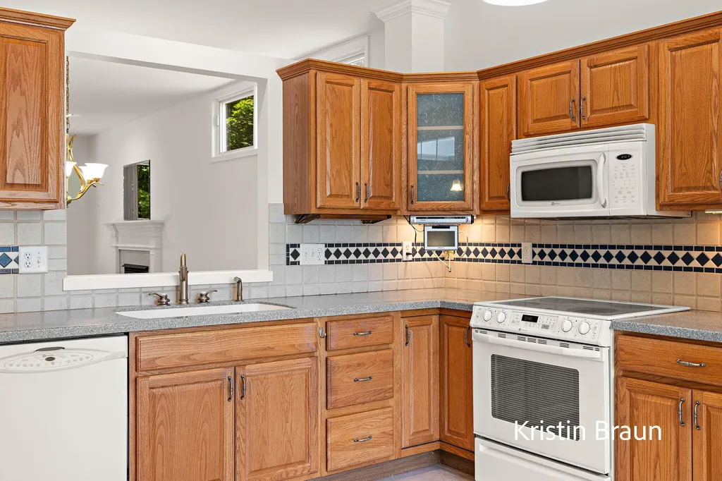 3515 Seminole Woods Drive Norton Shores City MI 49441
