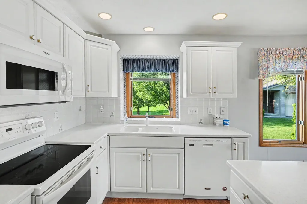 233 Parkside Drive Zeeland City MI 49464