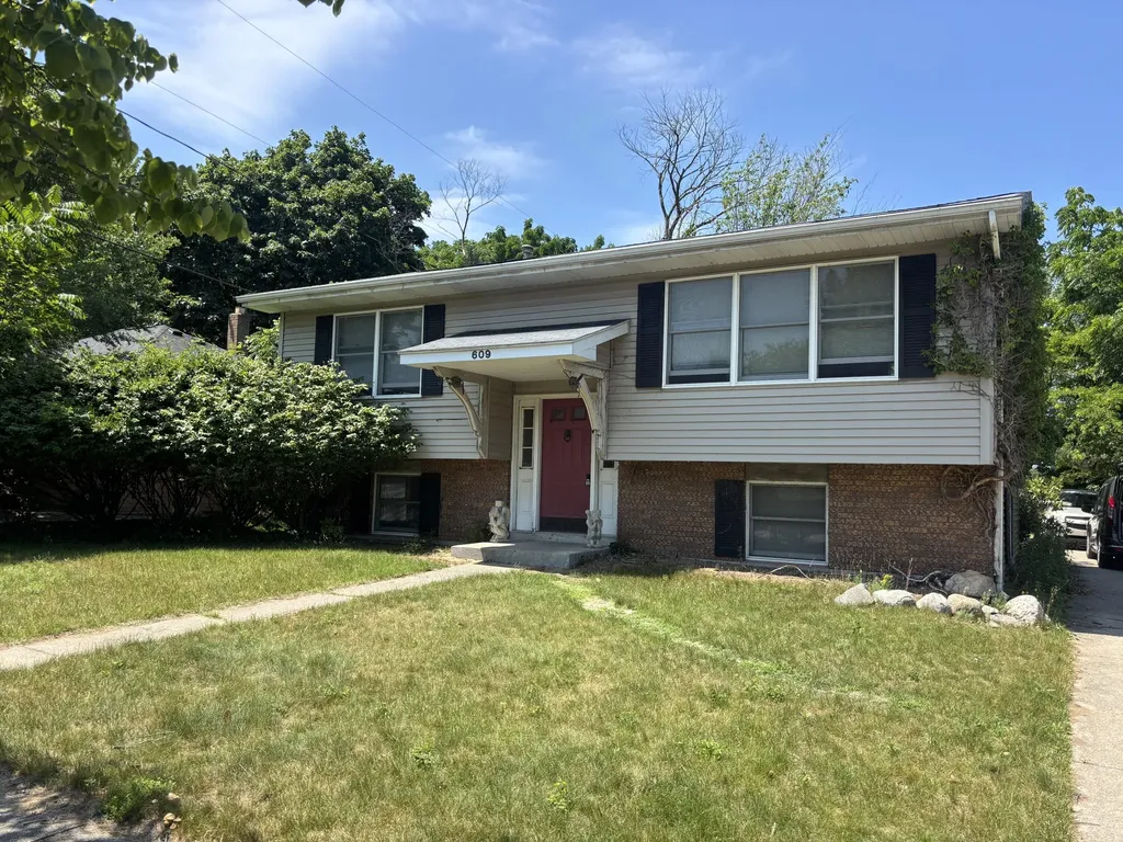 609 Hillock Court Grand Haven City MI 49417