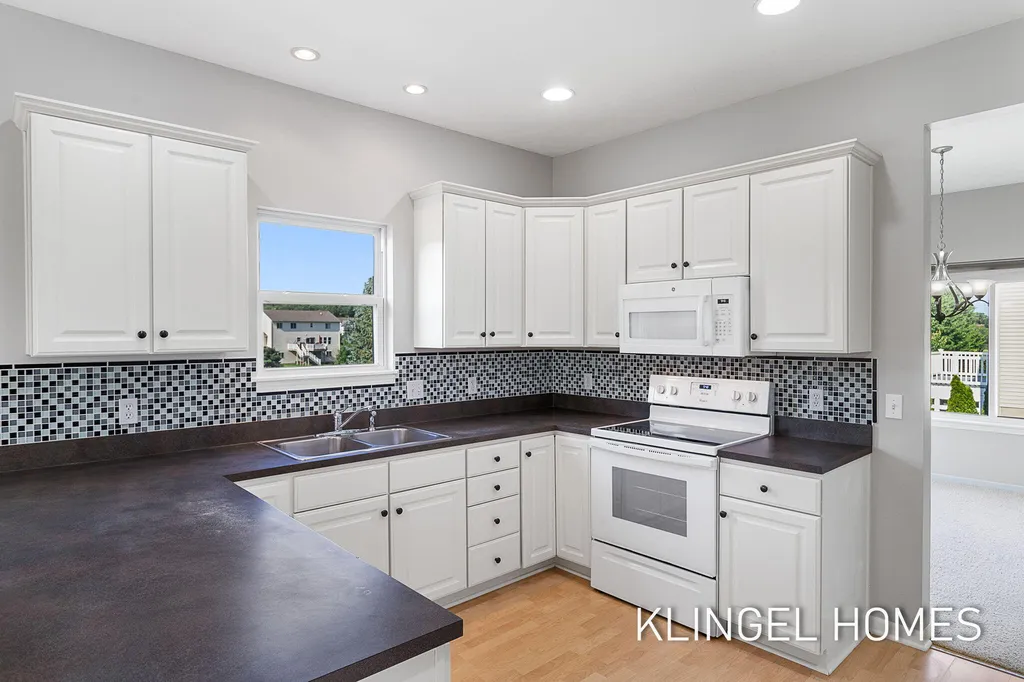 8626 Suntree Lane Zeeland Charter Township MI 49464