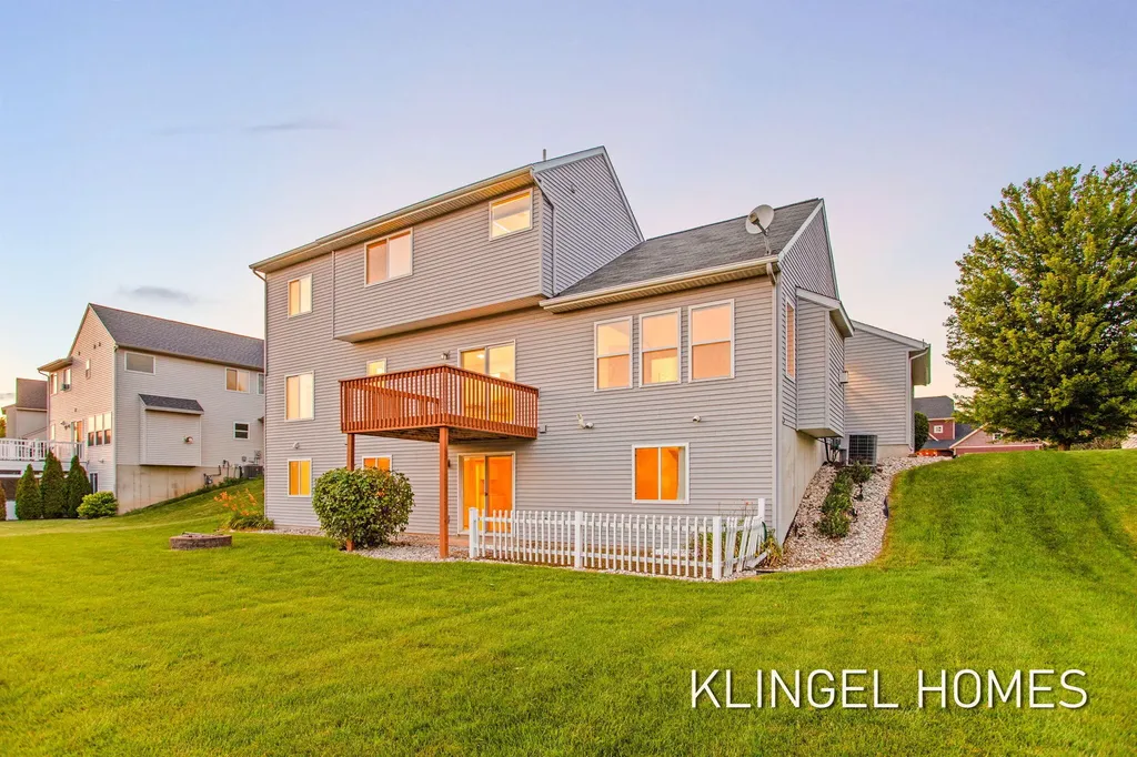 8626 Suntree Lane Zeeland Charter Township MI 49464