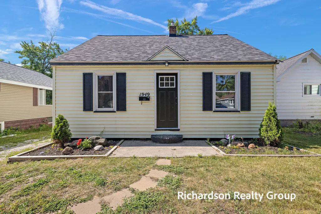 1949 Letart Avenue Muskegon City MI 49441