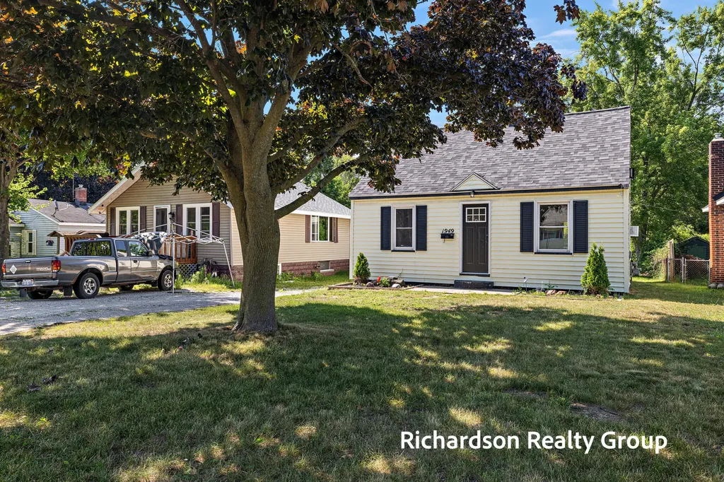 1949 Letart Avenue Muskegon City MI 49441