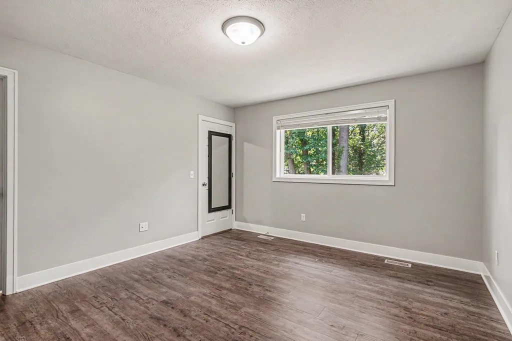 86 Dunton Avenue Holland Charter Township MI 49424