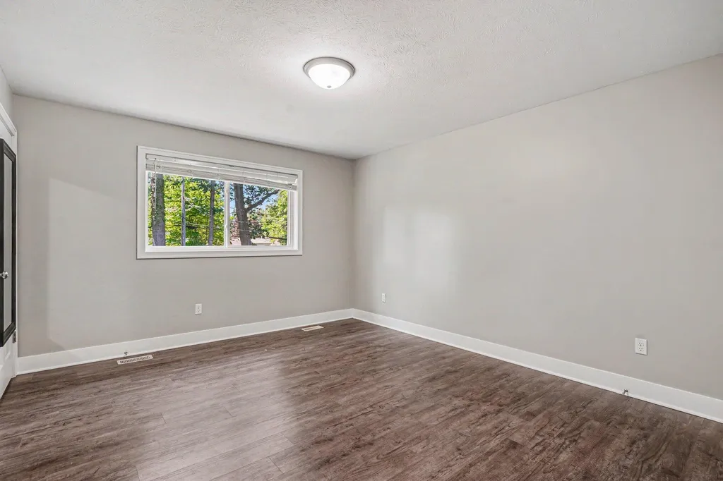86 Dunton Avenue Holland Charter Township MI 49424
