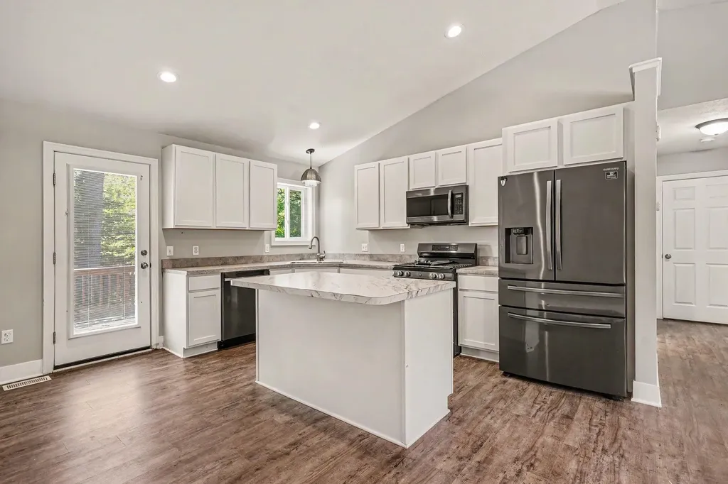 86 Dunton Avenue Holland Charter Township MI 49424