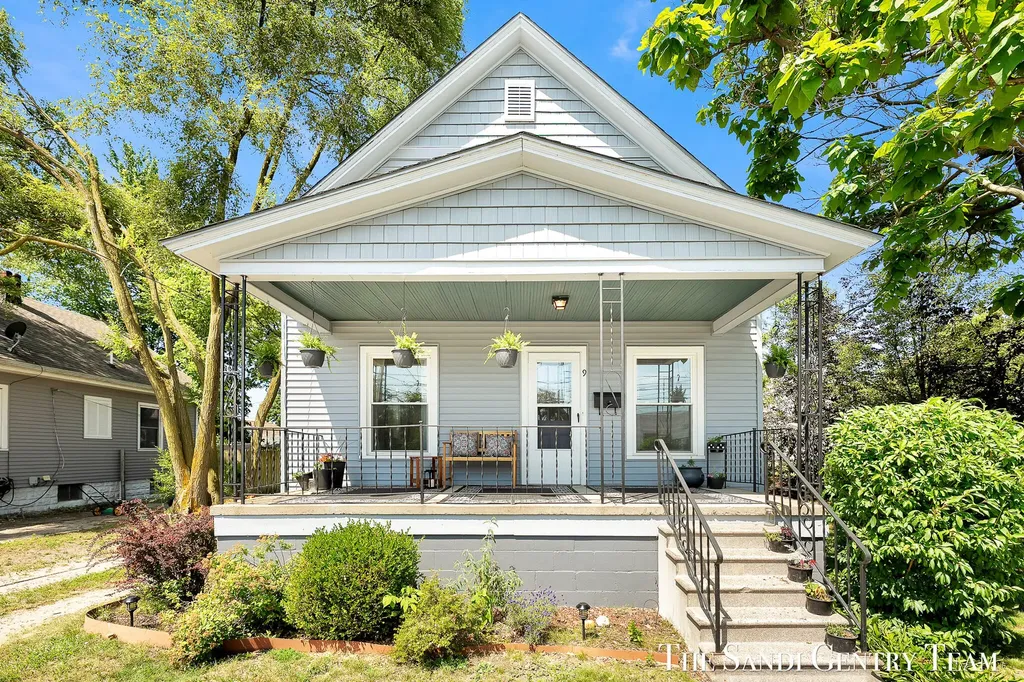 9 S Ferry Street Grand Haven City MI 49417