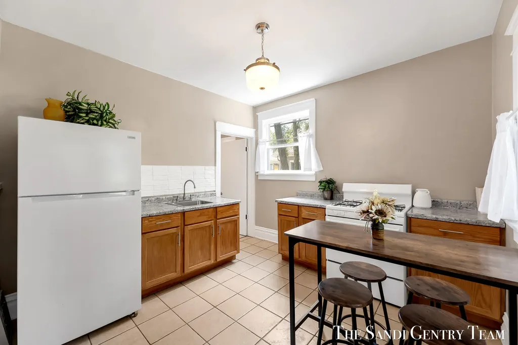 9 S Ferry Street Grand Haven City MI 49417