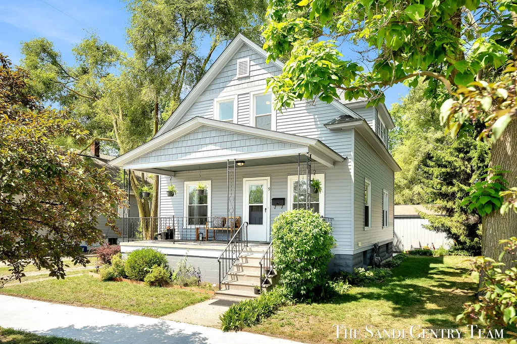 9 S Ferry Street Grand Haven City MI 49417