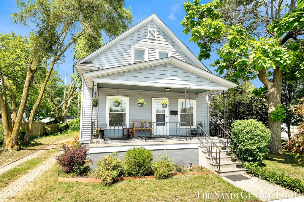 9 S Ferry Street Grand Haven City MI 49417