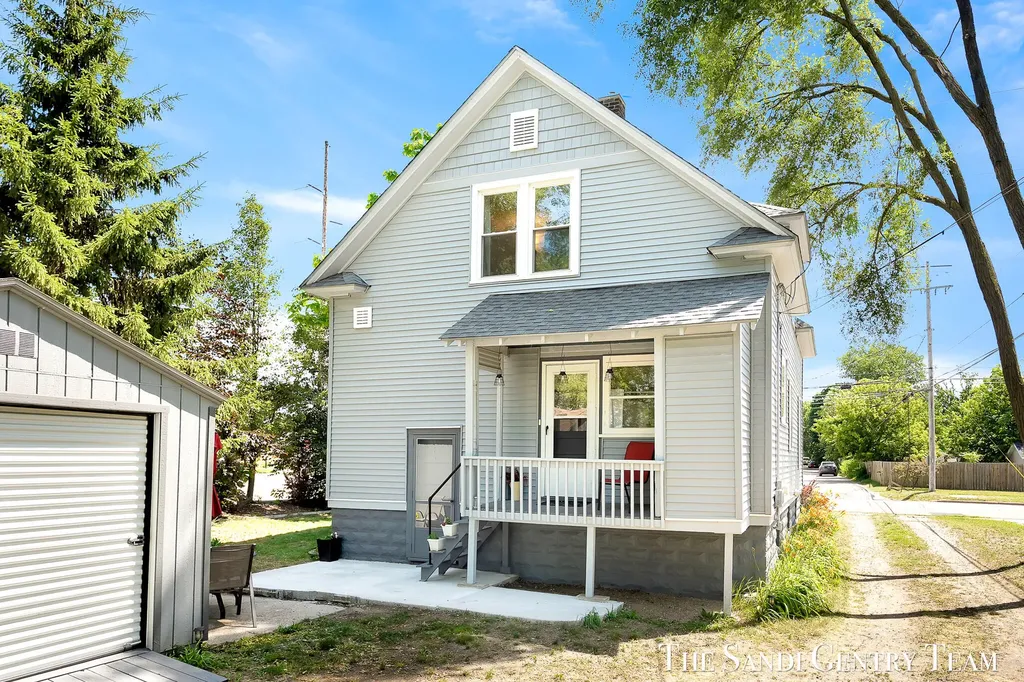 9 S Ferry Street Grand Haven City MI 49417