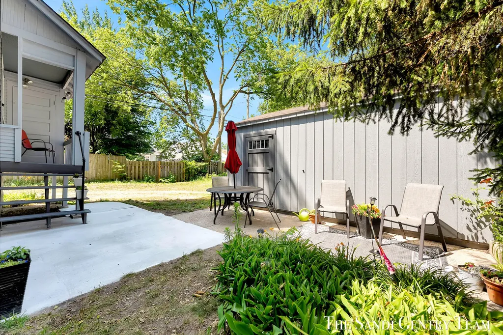9 S Ferry Street Grand Haven City MI 49417