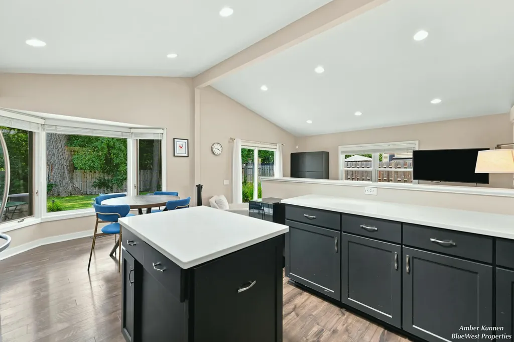 2331 Wilshire Drive SE East Grand Rapids City MI 49506