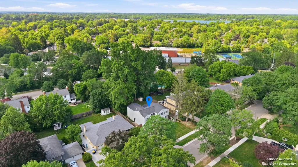 2331 Wilshire Drive SE East Grand Rapids City MI 49506